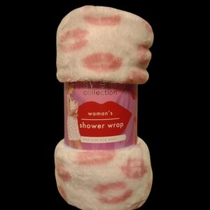 Women's Shower wrap lips print One Size.